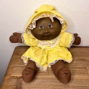 Vintage 1985 African American Cabbage Patch Doll by Coleco with Dress Bonnet
